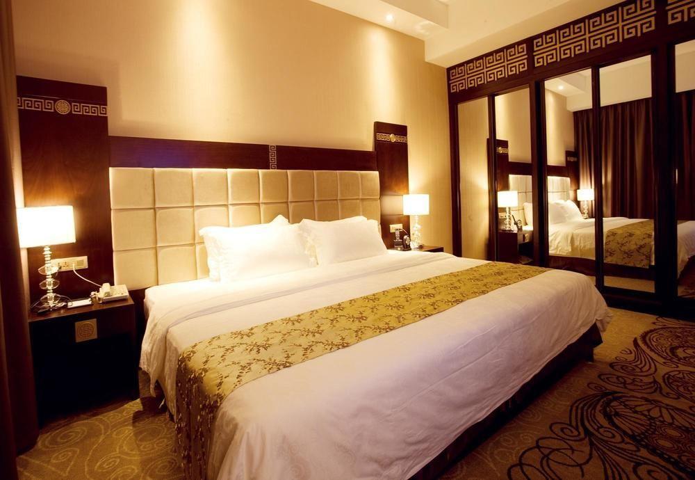 Guilin Golden Crown International Hotel Exterior photo