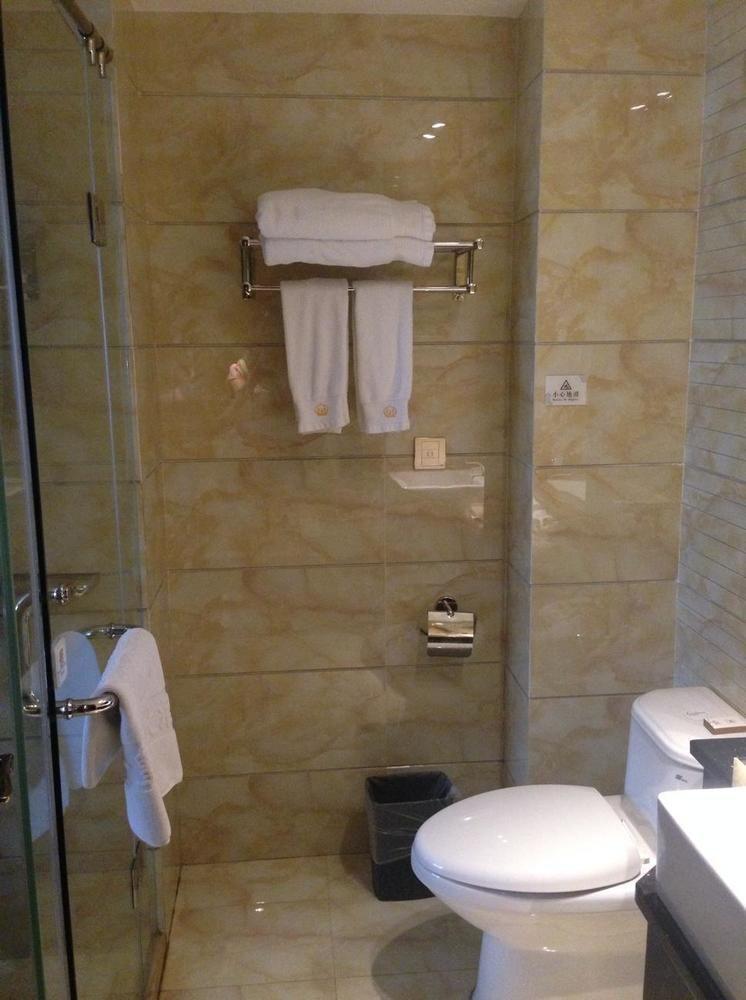 Guilin Golden Crown International Hotel Exterior photo