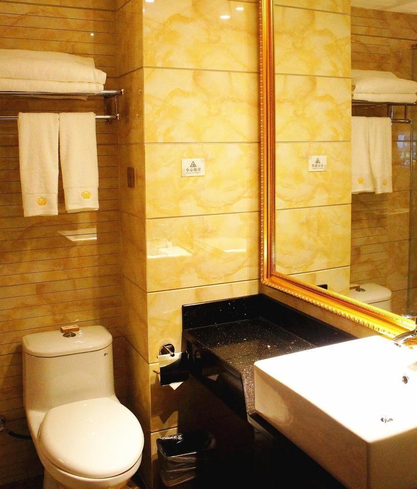 Guilin Golden Crown International Hotel Exterior photo