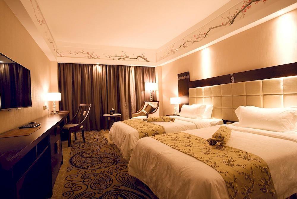 Guilin Golden Crown International Hotel Exterior photo