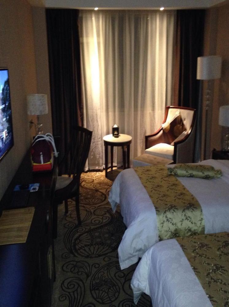 Guilin Golden Crown International Hotel Exterior photo