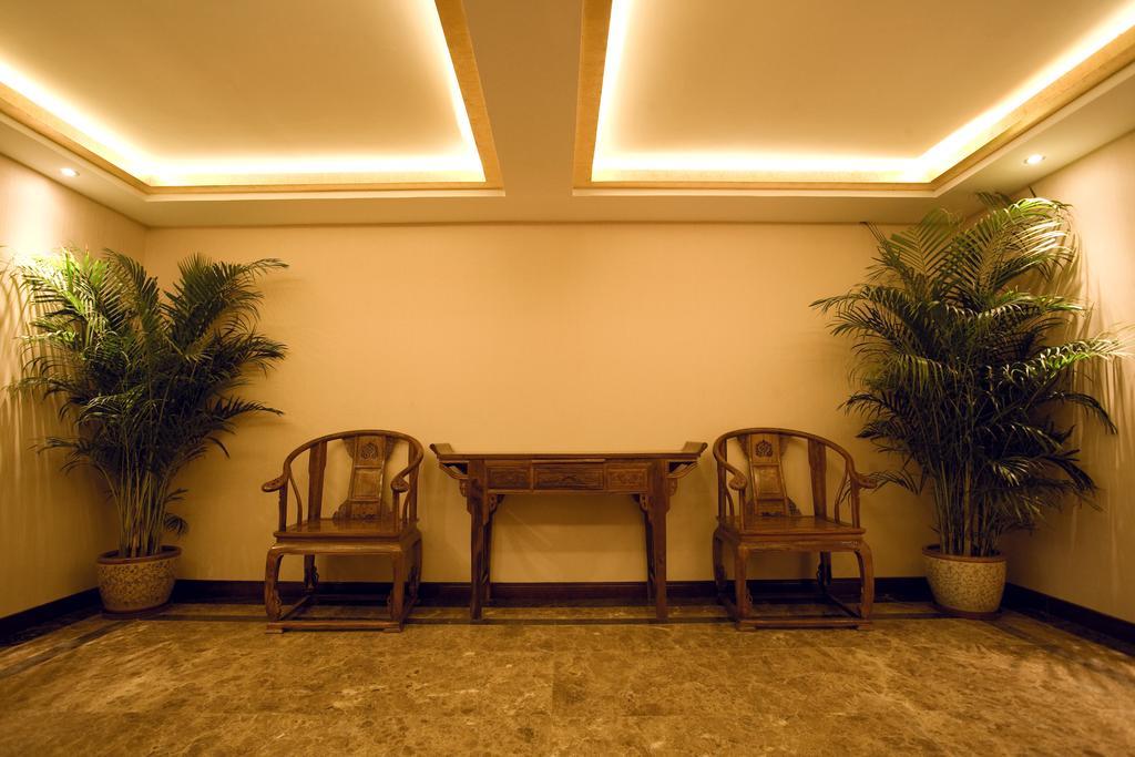 Guilin Golden Crown International Hotel Exterior photo