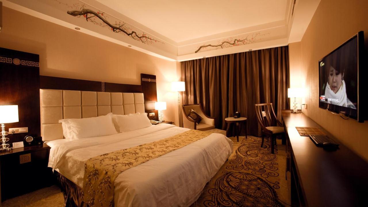 Guilin Golden Crown International Hotel Exterior photo